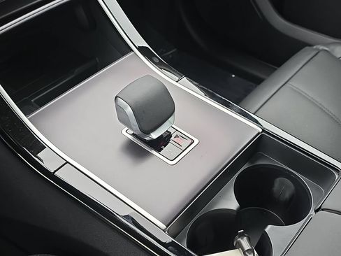 New 2026 Land Rover Range Rover Velar S AWD/4WD image 25