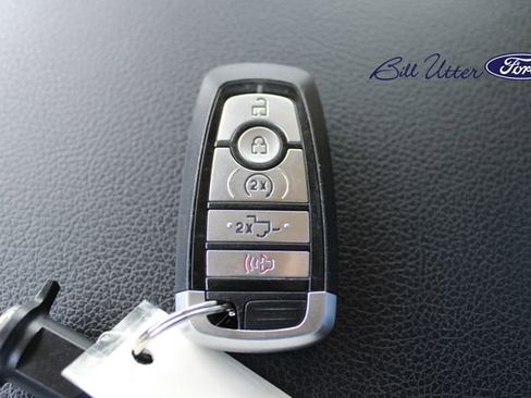 Used 2020 Ford F250 Lariat w/ Lariat Ultimate Package AWD/4WD image 27