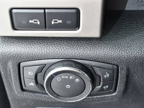 Used 2016 Ford F150 Lariat w/ Equipment Group 502A Luxury AWD/4WD image 31