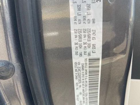 Used 2019 Chrysler Pacifica Limited FWD image 10