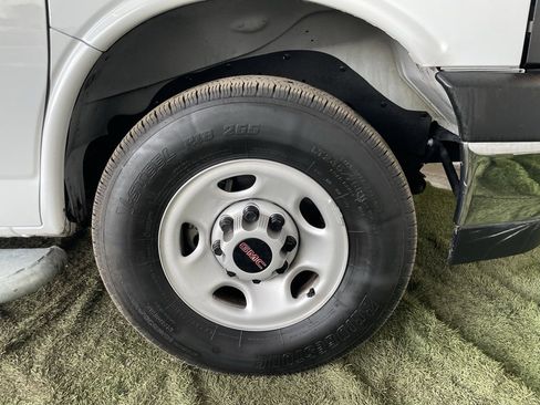 Used 2024 GMC Savana 2500 w/ Driver Convenience Package image 11