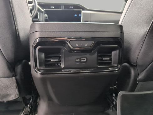 Used 2024 GMC Sierra 1500 AT4 w/ Technology Package AWD/4WD image 22