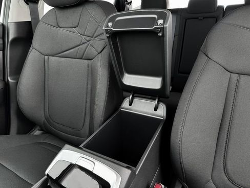 New 2025 Hyundai Tucson SE image 26