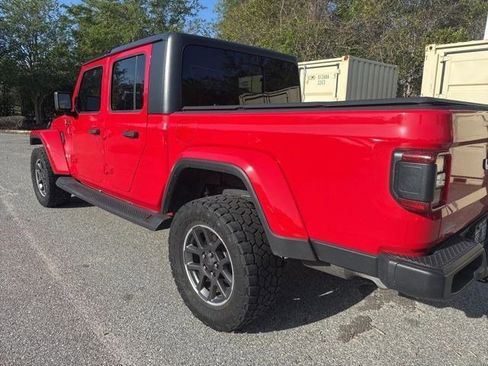 Used 2020 Jeep Gladiator Overland image 2