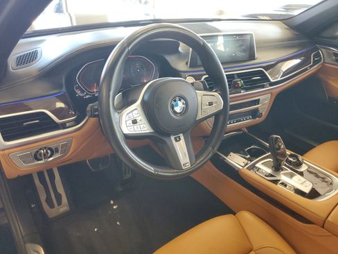 Used 2022 BMW 750i xDrive w/ Executive Package image 13