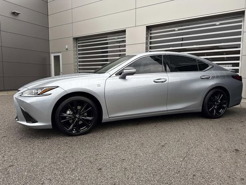 Used 2023 Lexus ES 350 F Sport w/ Accessory Package (Z2) image 3