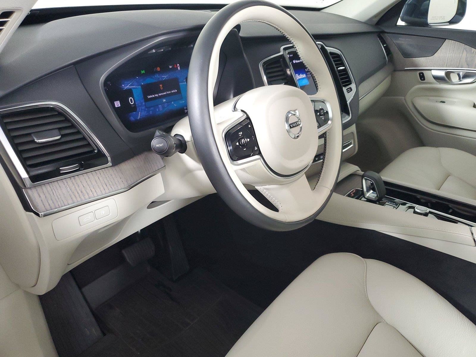 Certified 2024 Volvo XC90 T8 Plus AWD/4WD image 21