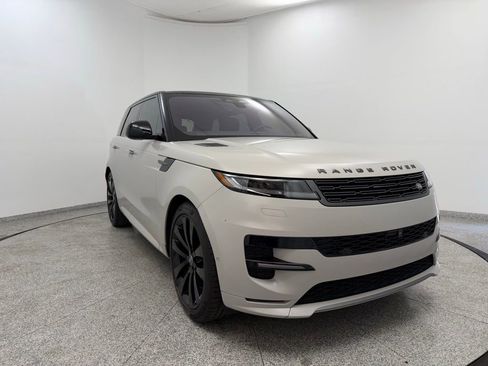 Used 2023 Land Rover Range Rover Sport SE Dynamic image 7