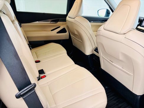 Used 2023 INFINITI QX60 Luxe w/ Cargo Package AWD/4WD image 11