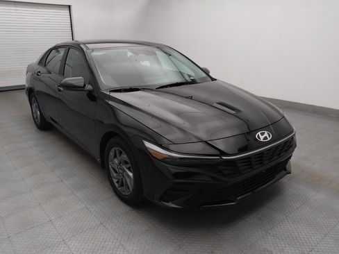 Used 2024 Hyundai Elantra Blue FWD image 13