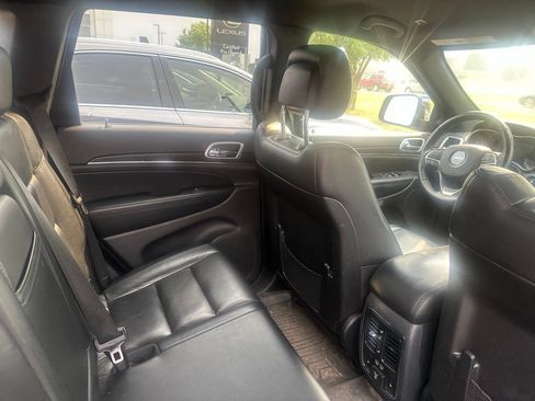 Used 2018 Jeep Grand Cherokee Limited AWD/4WD image 26