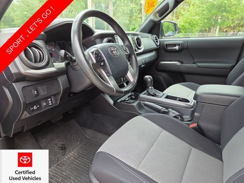 Used 2020 Toyota Tacoma TRD Sport w/ Technology Package AWD/4WD image 25