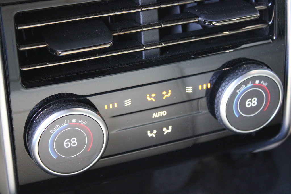 Used 2025 Land Rover Range Rover SE AWD/4WD image 11