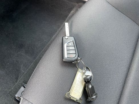 Used 2025 Toyota Corolla LE image 22