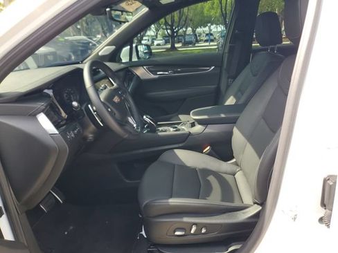 Used 2025 Cadillac XT6 Sport w/ Technology Package AWD/4WD image 18