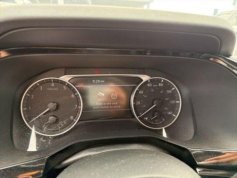 Used 2025 Nissan Pathfinder SV FWD image 12