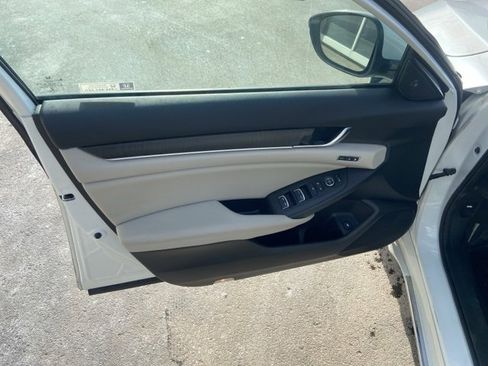 Used 2022 Honda Accord EX-L image 9
