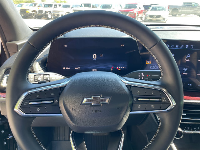 Used 2026 Chevrolet Traverse Z71 w/ LPO, Floor Liner Package AWD/4WD image 30