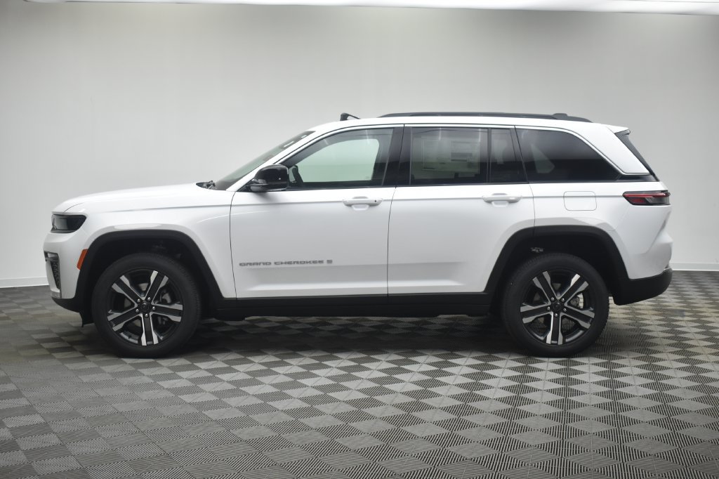 New 2027 Jeep Grand Cherokee Limited AWD/4WD image 13
