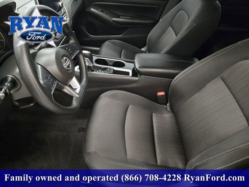 Used 2024 Nissan Altima 2.5 SV image 6