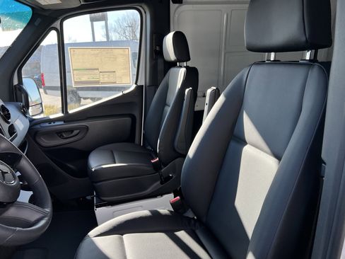 New 2025 Mercedes-Benz Sprinter 2500 image 17