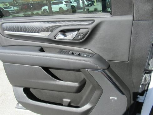 Used 2024 GMC Yukon Denali AWD/4WD image 23