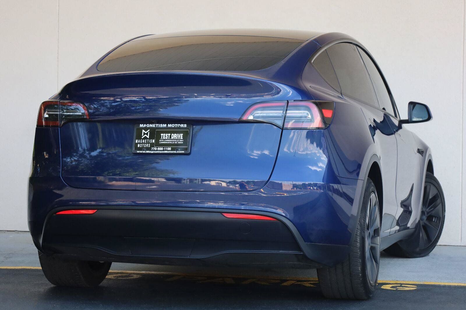 Used 2024 Tesla Model Y Long Range AWD/4WD image 11
