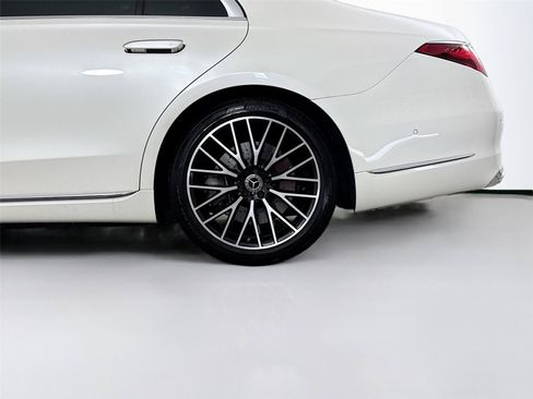 Used 2023 Mercedes-Benz S 500 4MATIC image 32