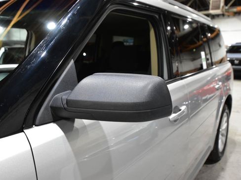 Used 2018 Ford Flex SE FWD image 41