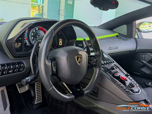 Used 2018 Lamborghini Aventador S AWD/4WD image 14