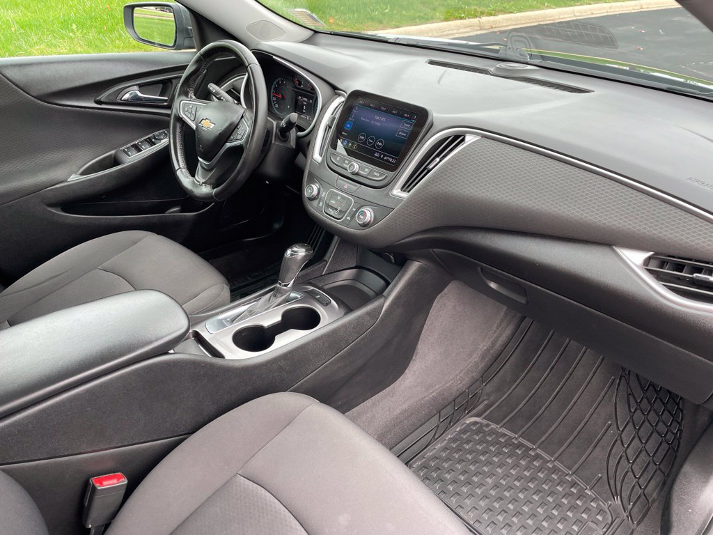 Used 2019 Chevrolet Malibu RS FWD image 29