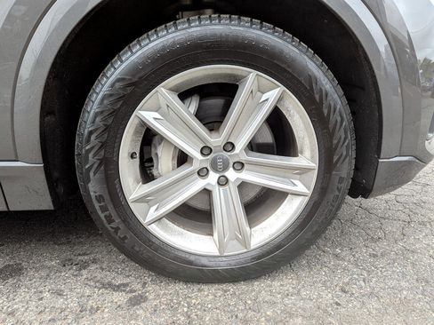 Used 2019 Audi Q8 Premium image 51