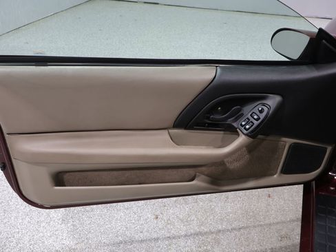 Used 2001 Chevrolet Camaro LT w/ Preferred Equipment Group 1 RWD image 13