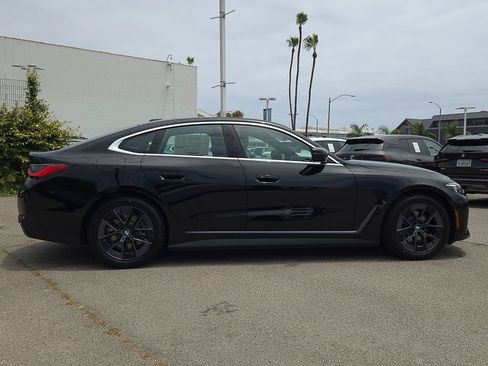 New 2026 BMW i4 eDrive40 w/ Parking Assistance Package RWD image 4