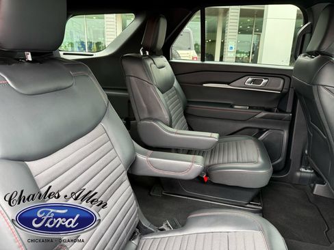 Used 2025 Ford Explorer ST-Line w/ Premium Package AWD/4WD image 18