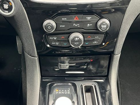 Used 2023 Chrysler 300 S image 32