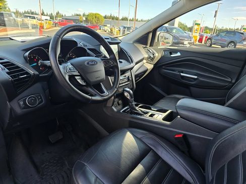 Used 2018 Ford Escape SEL w/ Ford Safe & Smart Package FWD image 11