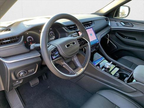 New 2025 Jeep Grand Cherokee L Overland w/ Luxury Tech Group IV image 11