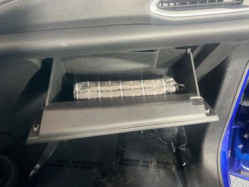 Used 2021 Chrysler Pacifica Touring w/ Uconnect Theater Family Group FWD image 31