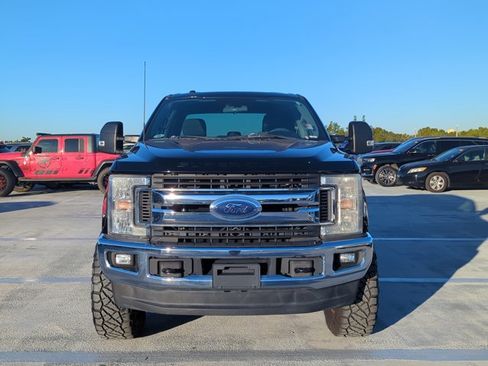 Used 2017 Ford F250 XLT w/ XLT Value Package image 2