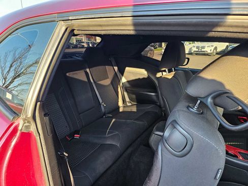 Used 2019 Dodge Challenger SXT image 14