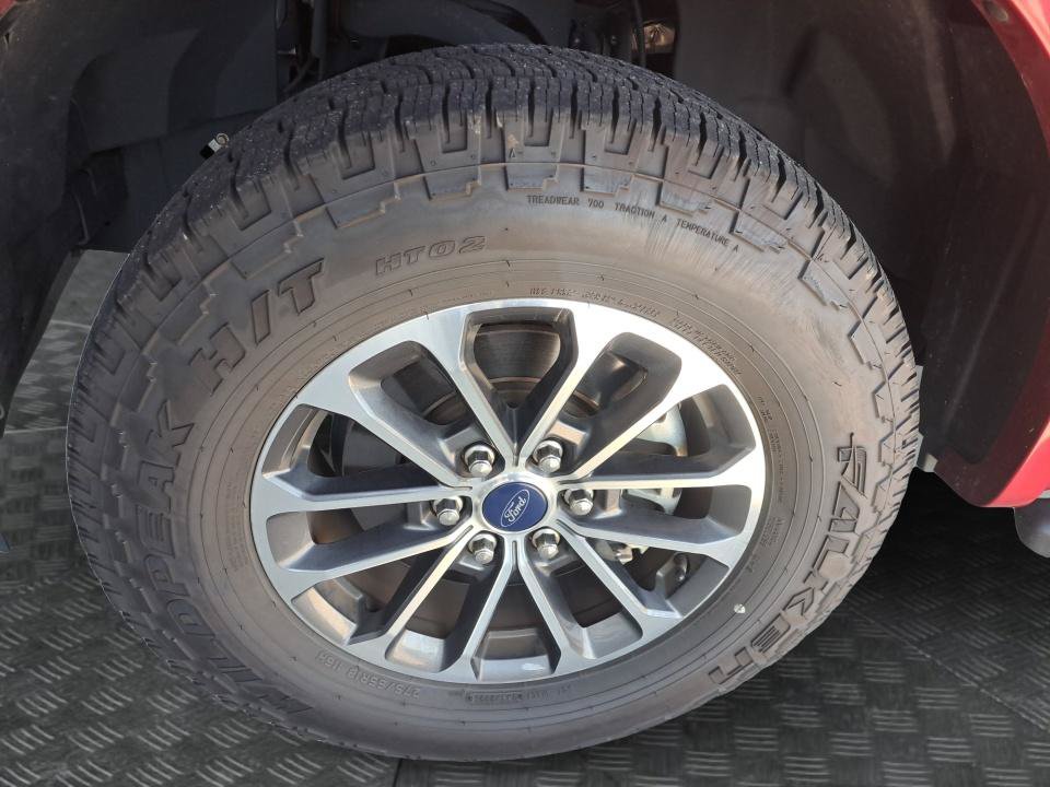 Used 2020 Ford F150 XLT w/ Equipment Group 302A Luxury AWD/4WD image 24