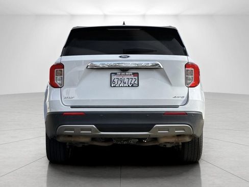 Used 2022 Ford Explorer XLT w/ Equipment Group 202A AWD/4WD image 4
