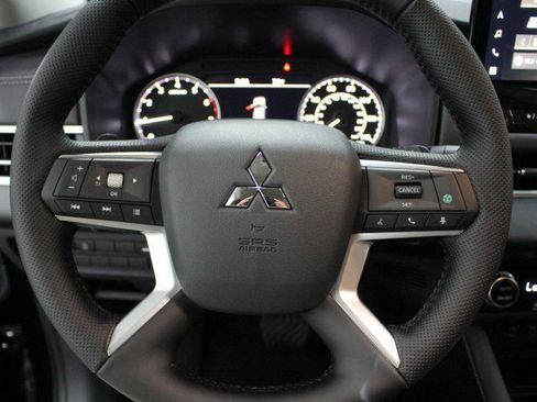 New 2026 Mitsubishi Outlander SE AWD/4WD image 8