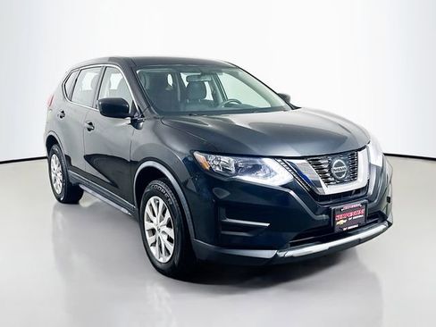 Used 2018 Nissan Rogue S image 2