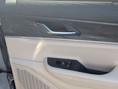 Certified 2023 Jeep Grand Cherokee L Limited w/ Luxury Tech Group II image 32