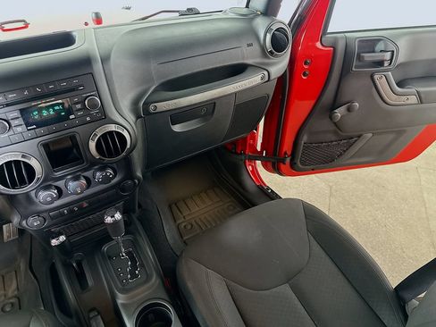 Used 2016 Jeep Wrangler Unlimited Sport w/ Connectivity Group AWD/4WD image 18