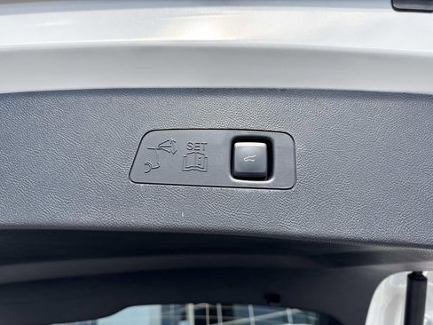 New 2026 Lincoln Corsair Premiere image 12