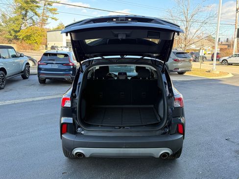 Used 2021 Ford Escape SE image 30