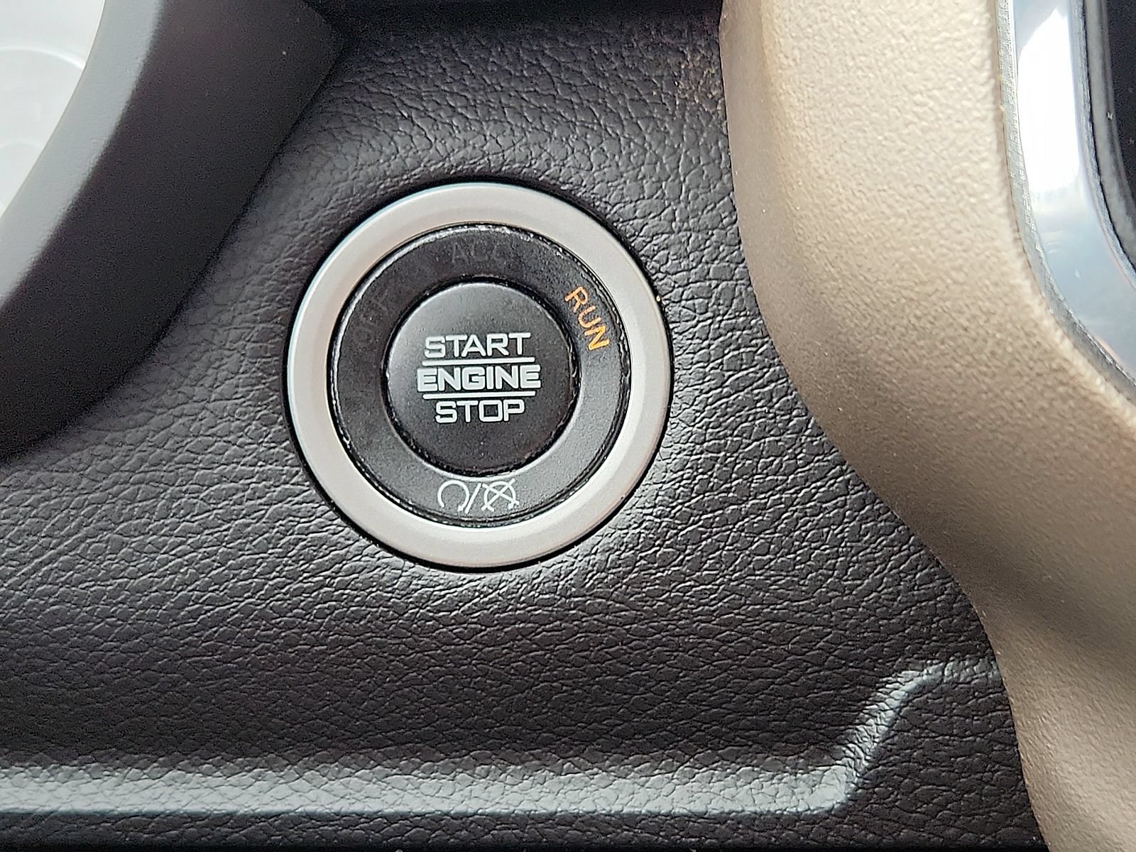 Used 2023 RAM 2500 Laramie AWD/4WD image 18